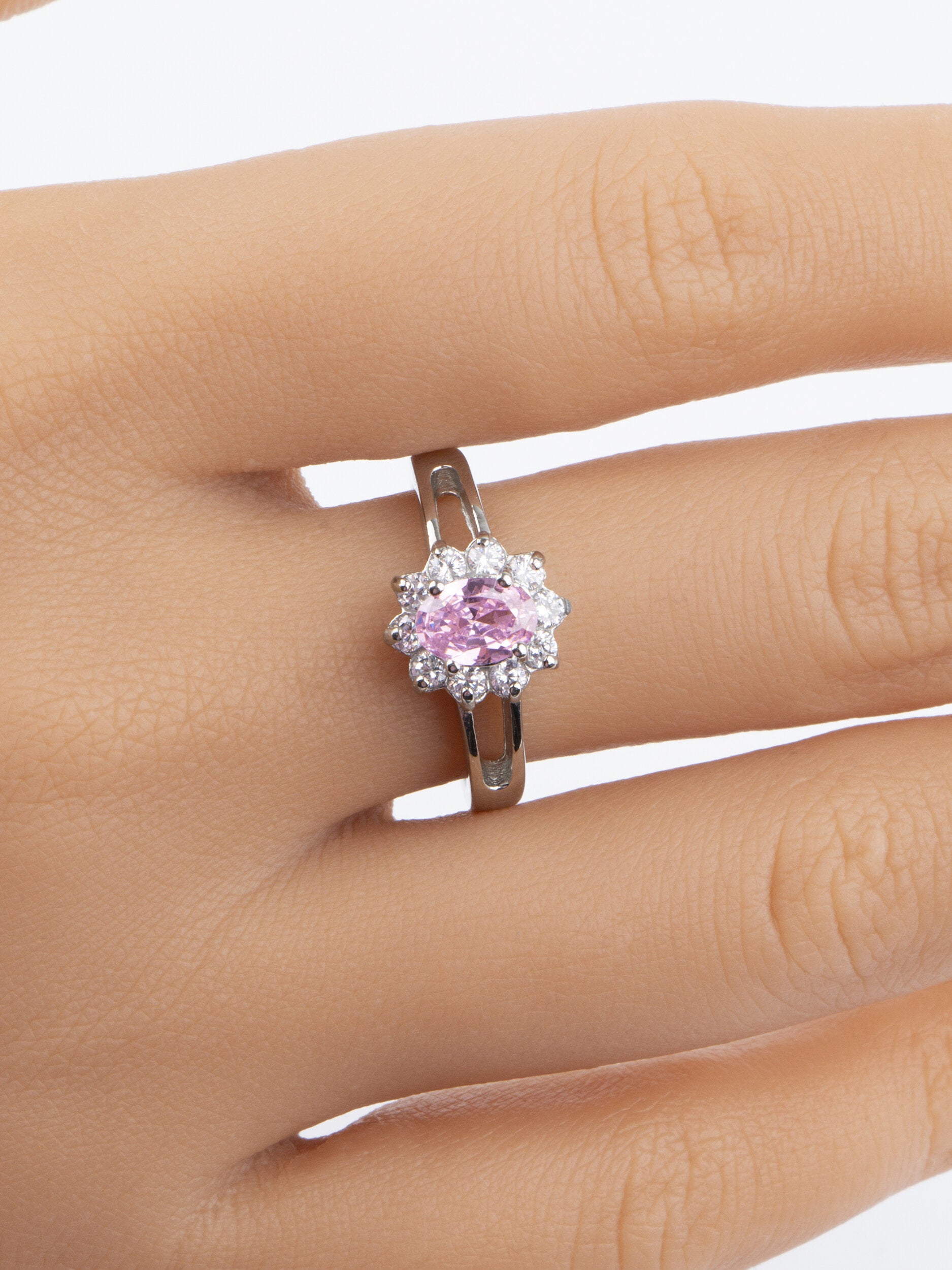 Luxusní prstýnek z chirurgické oceli s krystaly vykládanými do tvaru květiny PR0195-016306