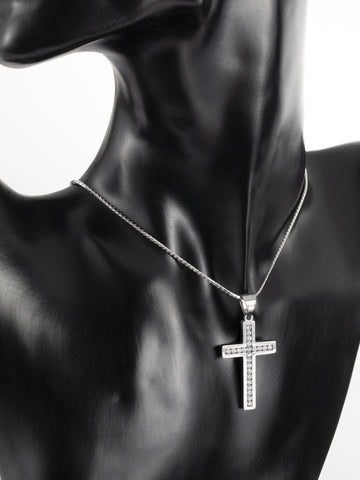 Luxusní masivní přívěsek ve tvaru kříže z chirurgické oceli s drobnými čirými krystaly PK0939-0107