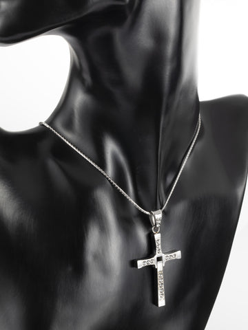 Exkluzivní přívěsek ve tvaru kříže z chirurgické oceli s čirými krystaly PK0941-0107