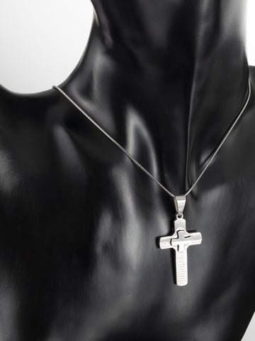 Exkluzivní přívěsek ve tvaru kříže s drobným křížkem a modlitbou z chirurgické oceli PK0949-0107