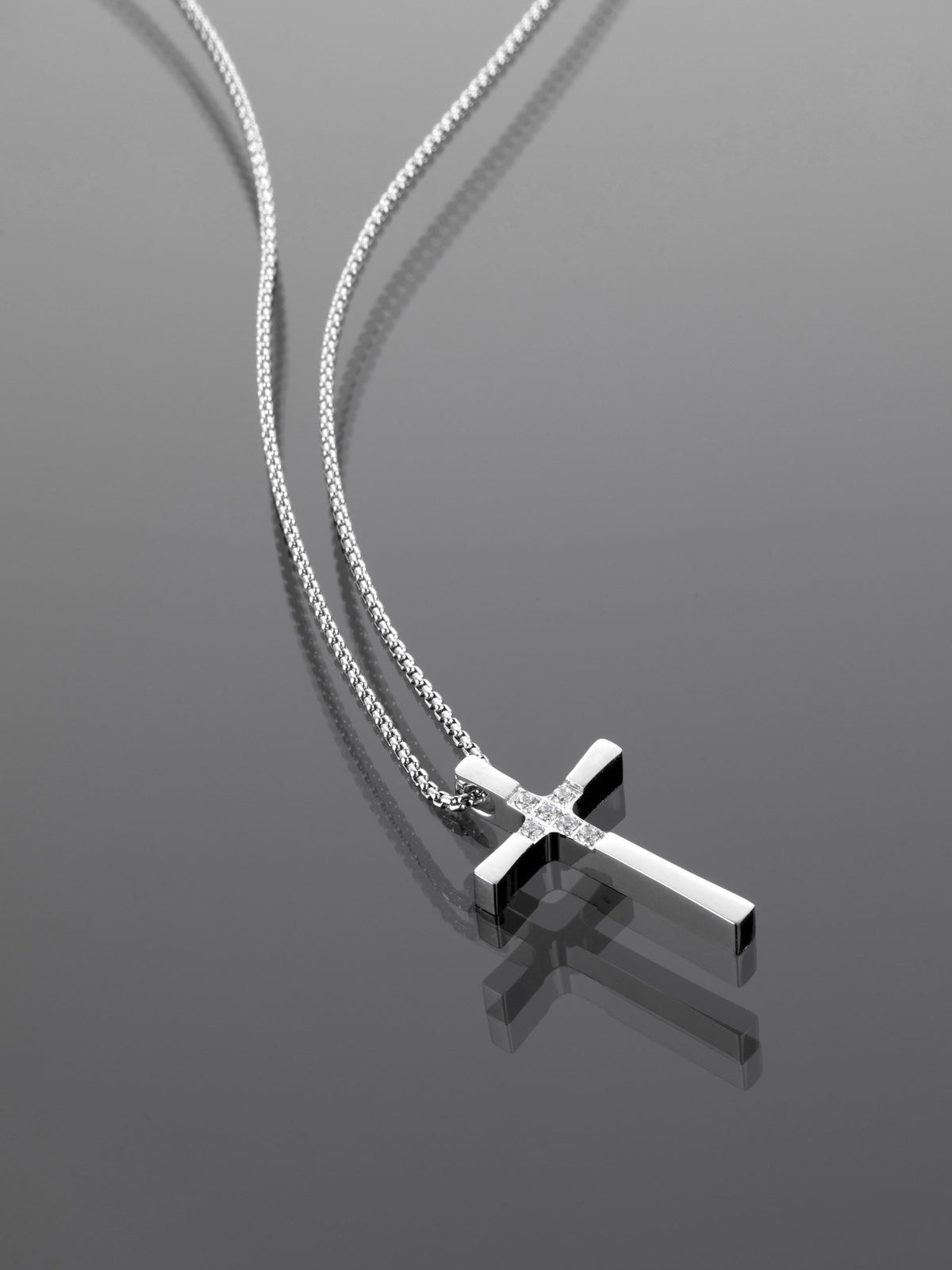 Fashion Icon ocelový řetízek 44 cm s přívěskem ve tvaru křížku s krystaly NK1097-0112