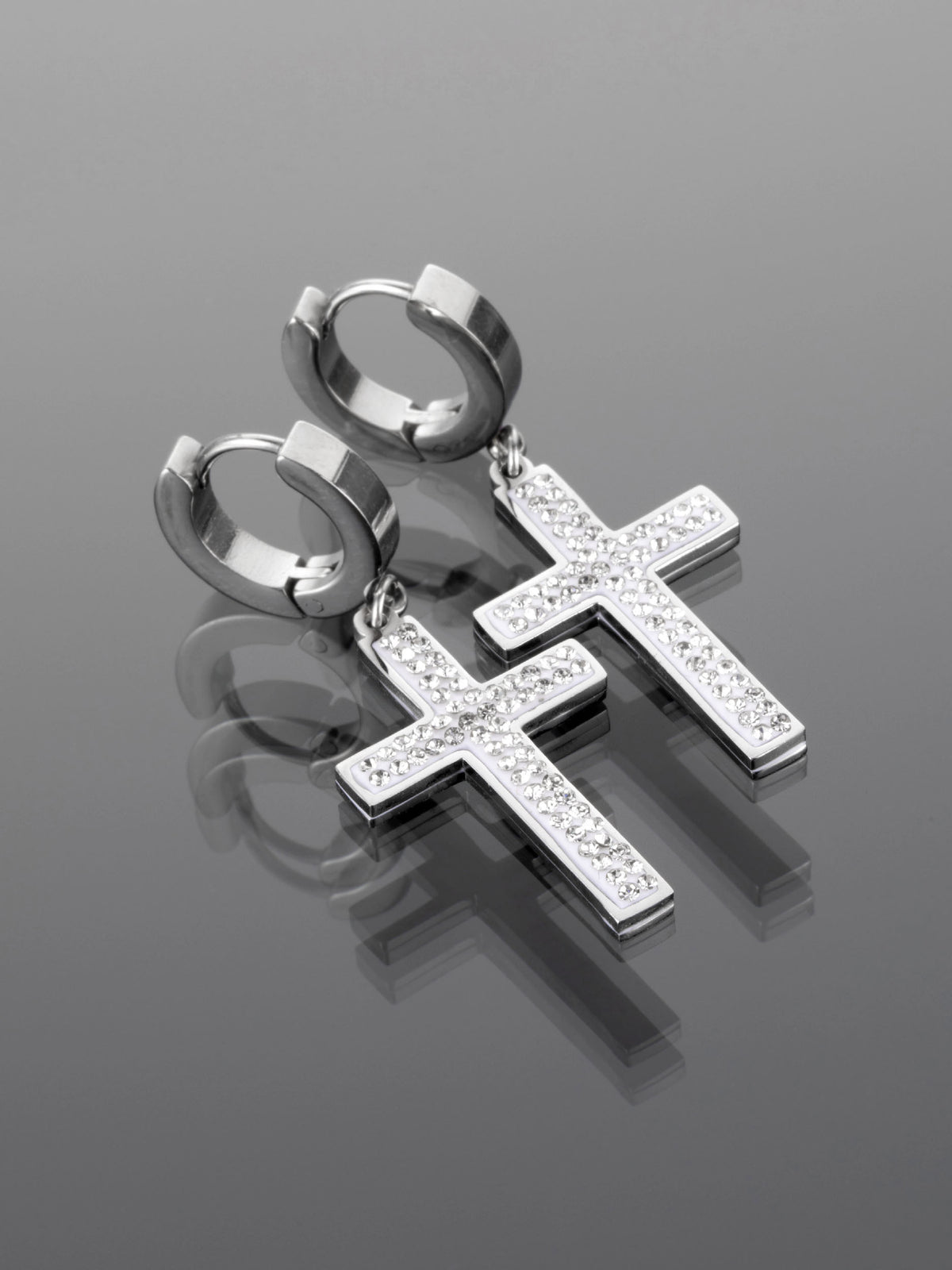 Luxusní kruhové náušnice z chirurgické oceli s přívěsky křížů vykládanými čirými krystaly NE1705-0112