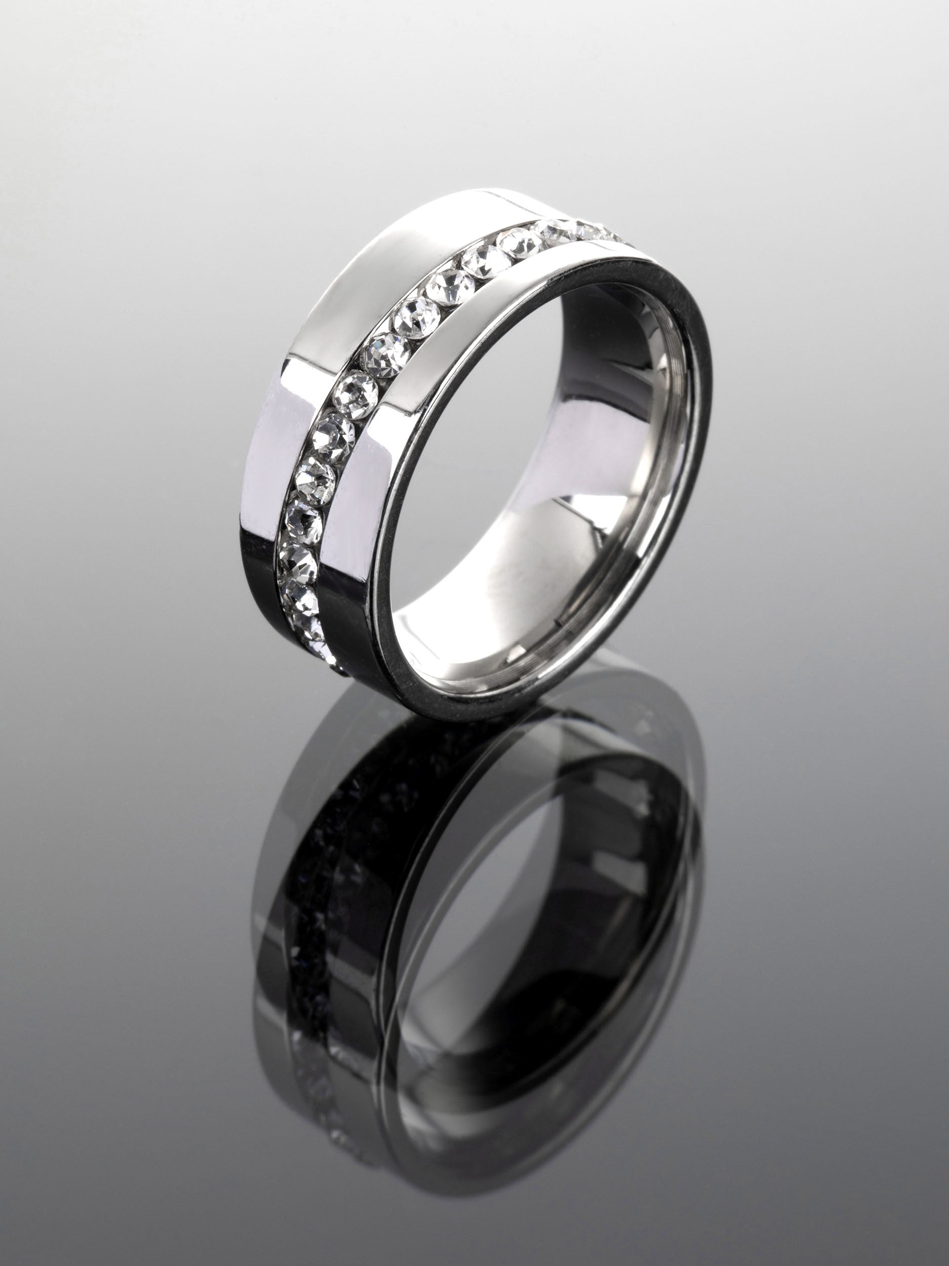 Jednoduchý prsten z chirurgické oceli se zirkony PR0333-016107