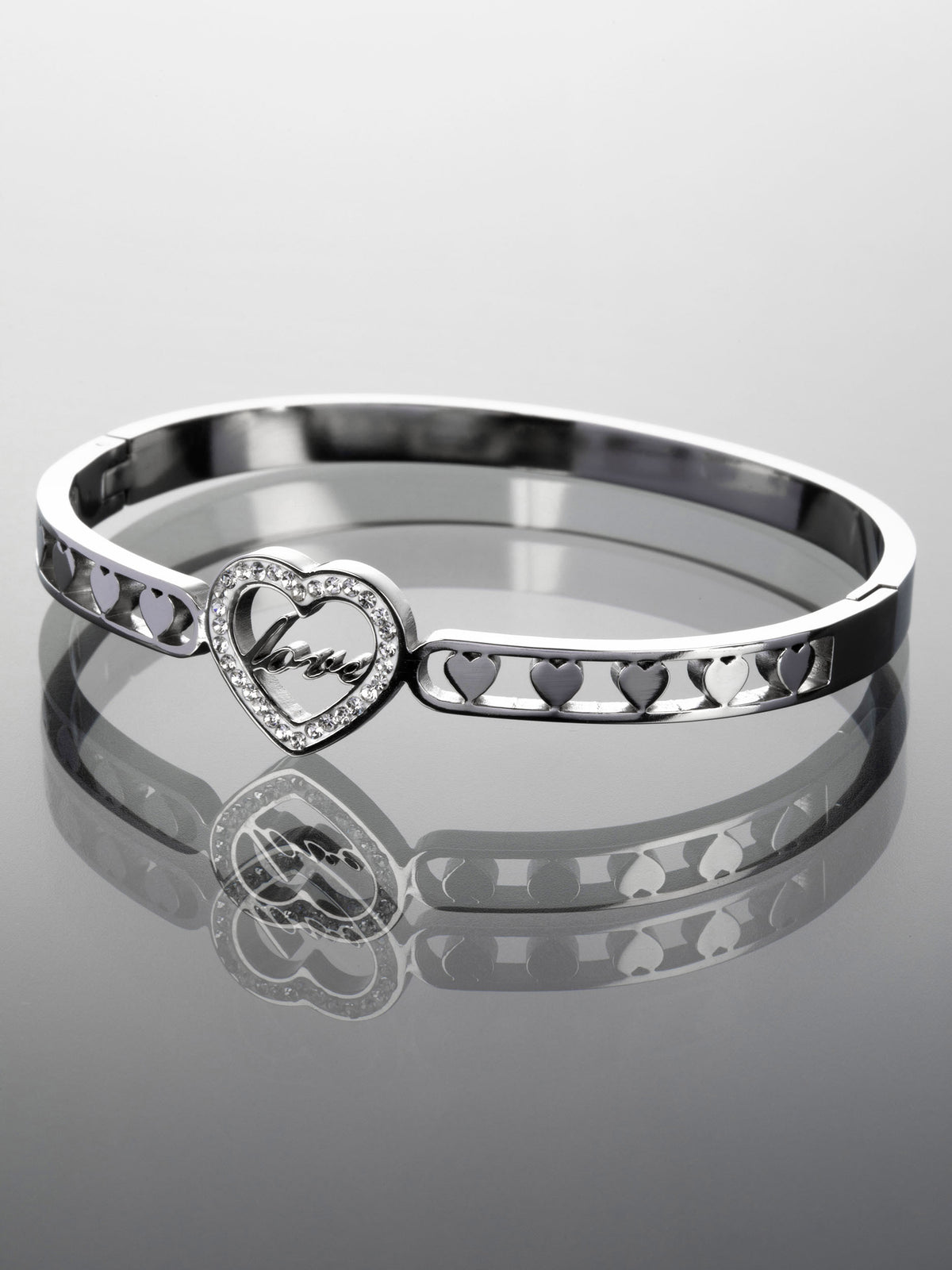 Luxusní pevný náramek z chirurgické oceli se srdíčkem s nápisem love s čirými krystaly  NM2541-0112