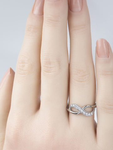 Luxusní prstýnek z chirurgické oceli s nekonečnem s čirými krystaly PR0320-015907