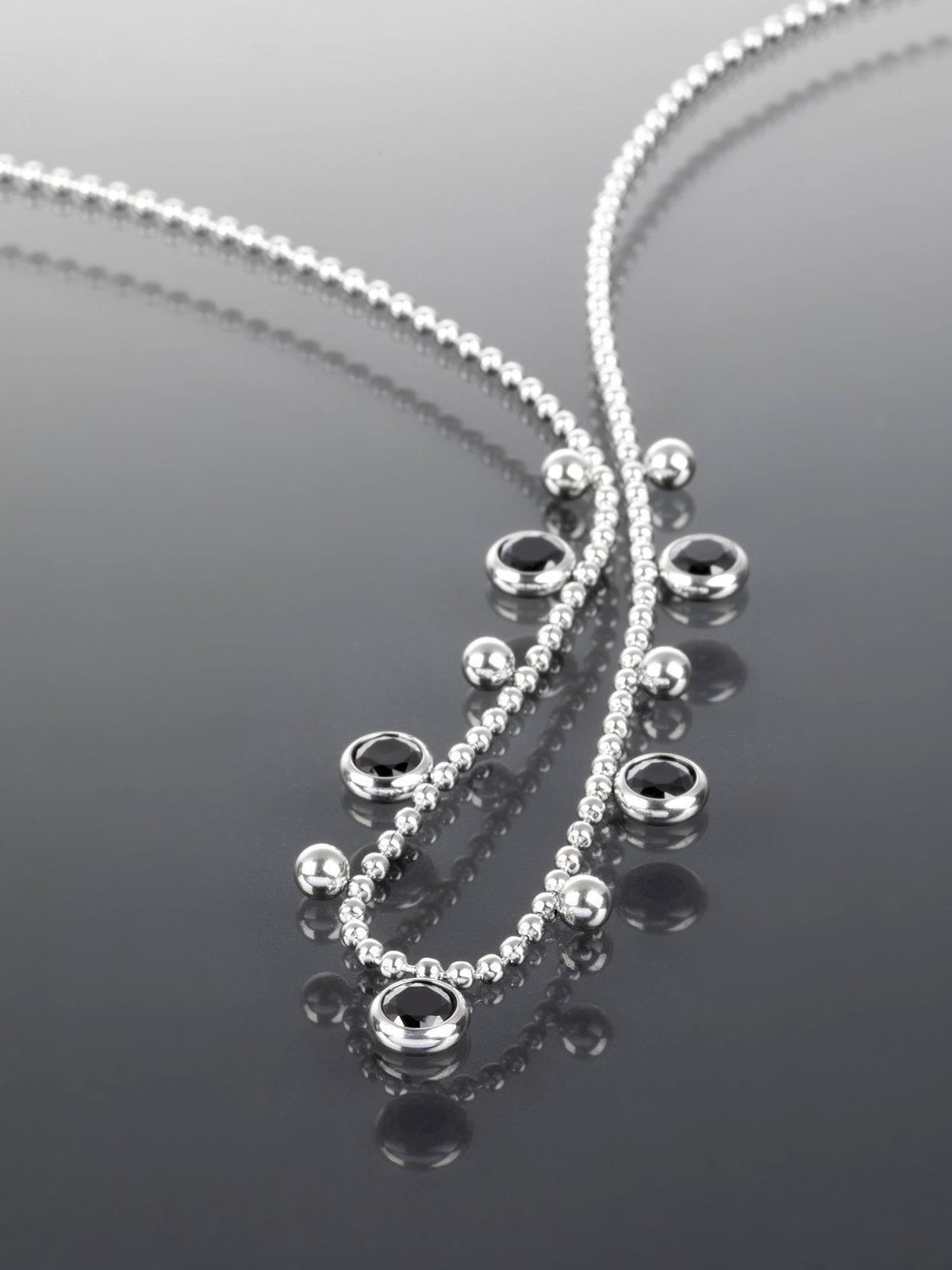 Dámský elegantní náhrdelník s kuličkami z chirurgické oceli NK1157-0102