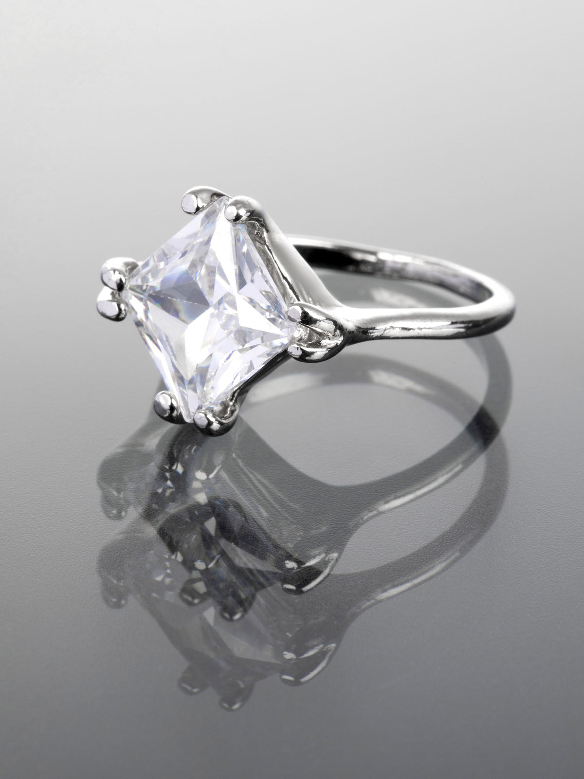 Prsten s čirým krystalem PR0337-055312
