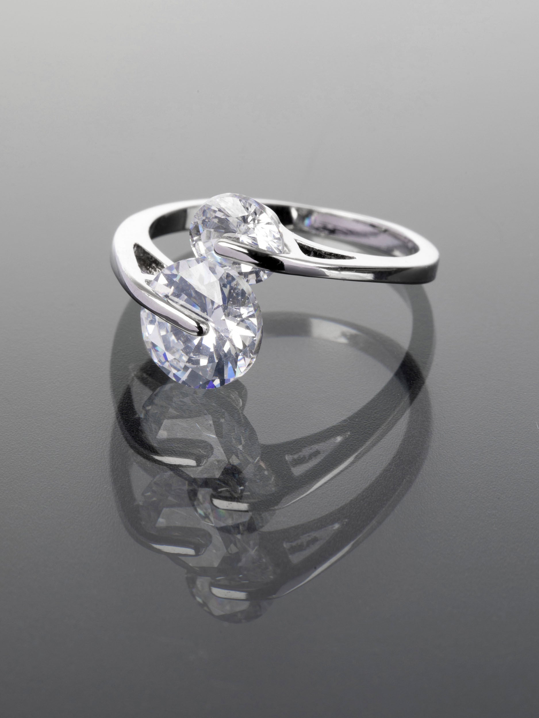 Elegantní prsten se zirkony PR0329-055412