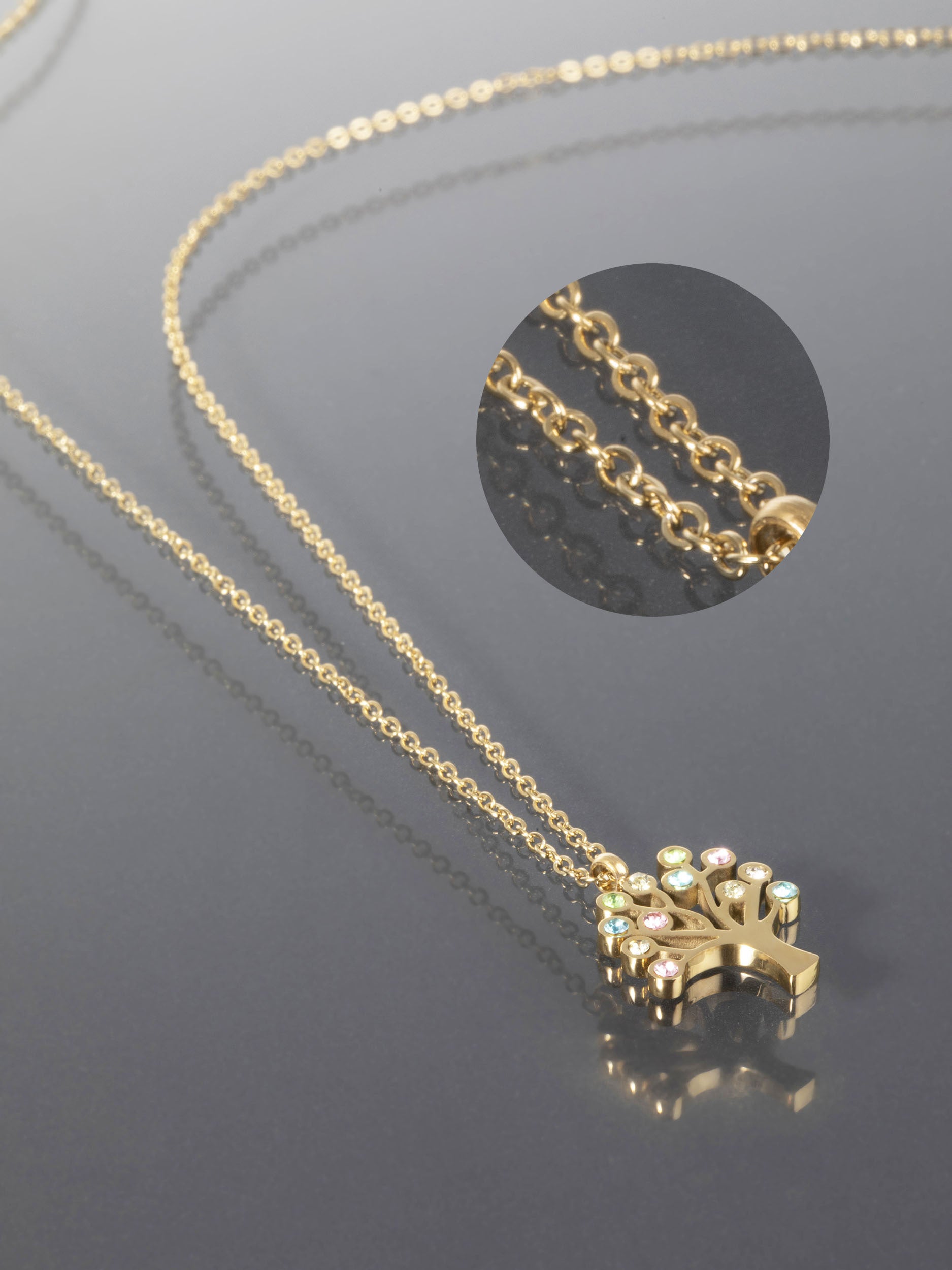 Krásný náhrdelník z chirurgické oceli zlaté barvy s motivem stromu vykládaný barevnými krystaly  NK0946-0114